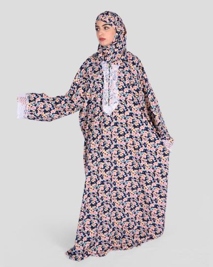 صورة شرشف صلاة نسائي بنقشة ورود وسحاب أمامي